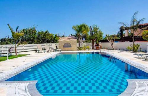 Latchi Villa | Sea Breeze Hideaway