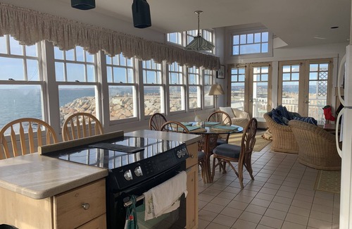 Little Compton House | sea breeze house at sakonnet point. RE. 03495-STR