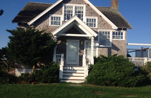 Little Compton House | sea breeze house at sakonnet point. RE. 03495-STR