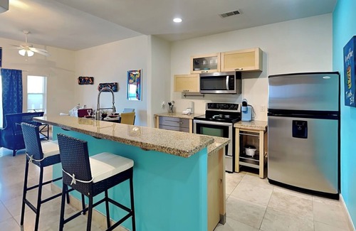 Galveston Condo | Sea Breeze | Oceanfront, Pool + Hottub