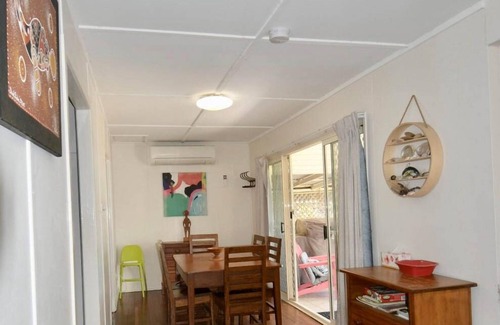 Woodgate House | 'Sea Breeze' on the Esplanade