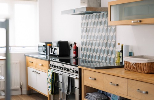 Sandown Ski Chalet | Sea Breeze Your Coastal Sanctuary in Sandown