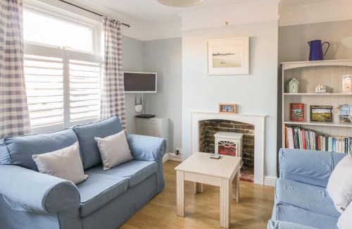 Lowestoft House | Sea Breezes