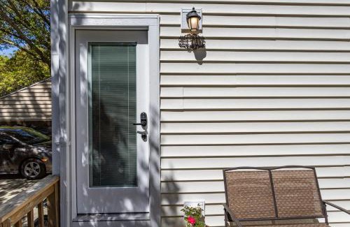 Kill Devil Hills Apartment | Sea Cave, OBX gem, private studio, couple's nest!