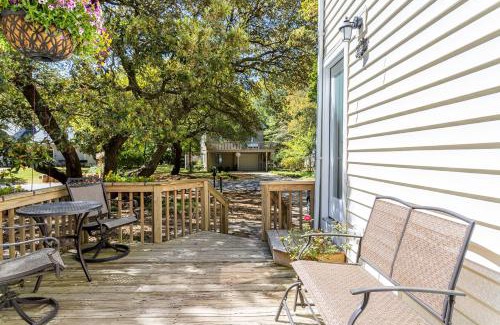Kill Devil Hills Apartment | Sea Cave, OBX gem, private studio, couple's nest!