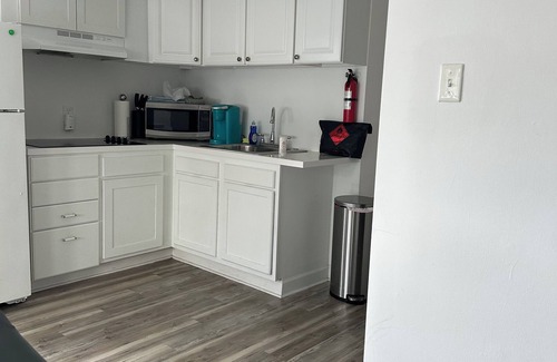 Bayview Apartment | SEA-clusion 3 cozy 1 bedroom apartment across the street from the beach!