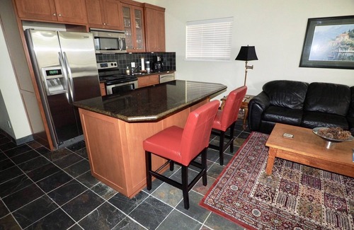 Port Moody Apartment | Sea Coast Inn One Bedroom Ocean Front Apartment With full Kitchen