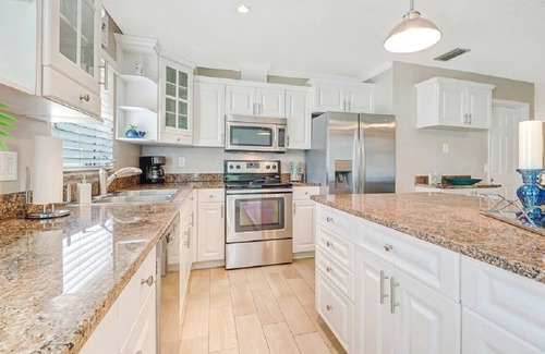 Naples Park House | -Sea Coast Living At it's BEST, Heated pool, near beaches, shops, restaurants