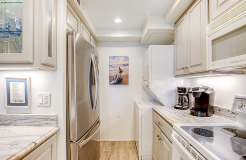 Bethany Beach Condo | Sea Colony Ocean 6th floor condo w/pool, gym, and free WiFi
