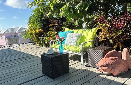 Green Turtle Cay House | Sea cottage 2/1 in white sound on GTC Abaco Bahamas full kitchen, AC & WiFi