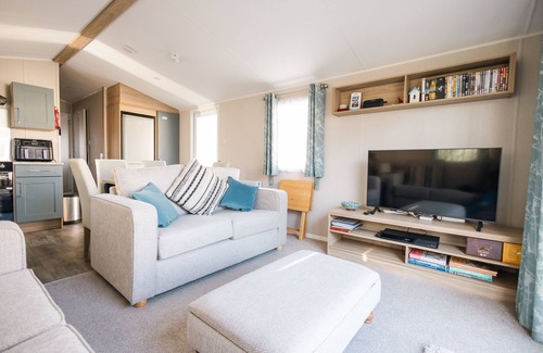 Mudeford Ski Chalet | Sea Dreams - a pet friendly property on Sandhills