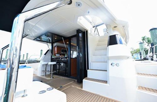 Nassau Boat Rental | Sea Dreams- Boomer