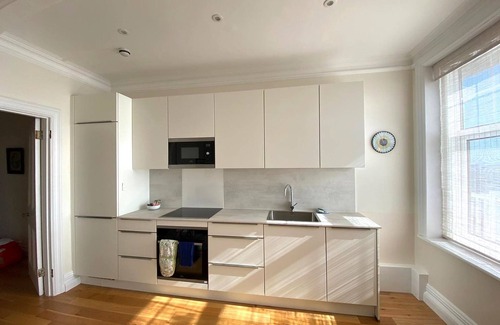 Meads Apartment | Sea Dreams - family friendly 2-bed apartment with balcony and gorgeous sea views