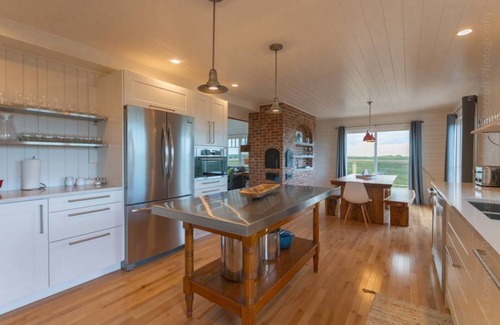 Morell Cottage | Sea Dunes Beach House Stunning Beach Front Luxury. June&Sept 2025 availability