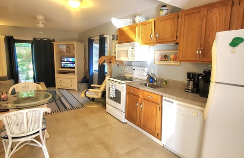 Sea Dunes House | 🌴🌺 SEA DUNES -COZY- STEPS 2 THE NO DRIVE BEACH - POOL-TENNIS🐬<:>< DEALS