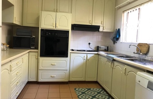 Scottburgh Apartment | Sea-Esta Scottburgh Self Catering Apartment