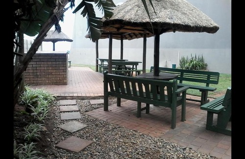 Kingsborough Apartment | Sea Facing Cabana by Inyoni Rocks Cabanas