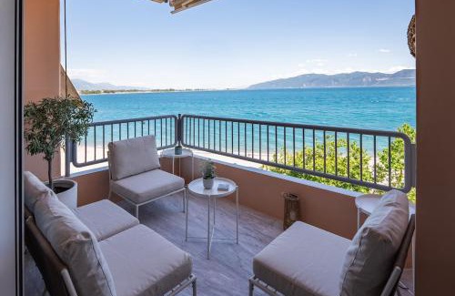 Gefira Mpania Apartment | Sea Flow - Luxury seafront Penthouse at Psani Beach