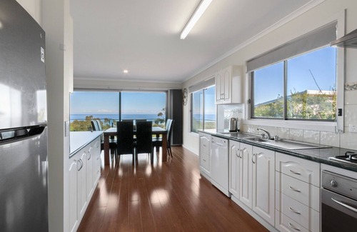 Lakes Entrance House | Sea For Miles - Lakes Entrance