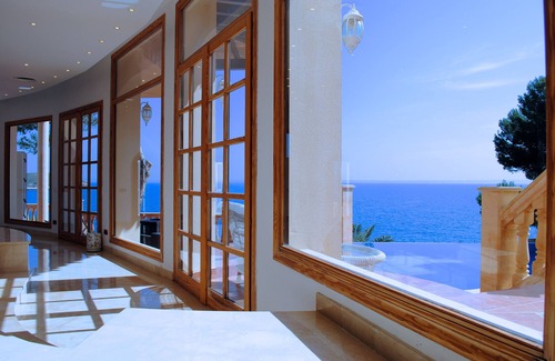 Calvia Villa | Sea Front, Beach 5 mins, Large Heated Jacuzzi , 2 WiFis, Games/Meeting Lounge