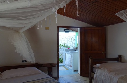 Andavadoaka Hotel | Sea Front Bungalow and Italian Chef