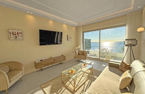 Les Baumettes Apartment | Sea Front Condo Promenade
