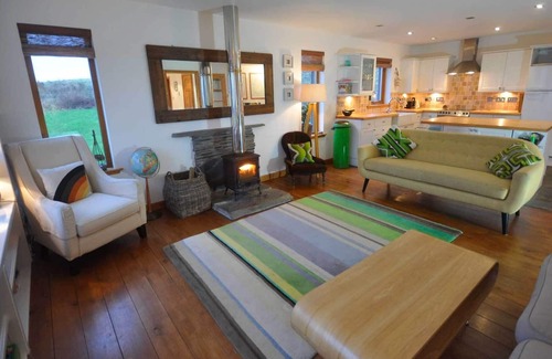 Islay Island House | Sea front family home, large garden, close to Port Charlotte, sleeps up to 8.