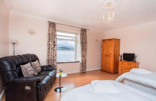 Llanfairpwllgwyngyll Apartment | Sea Front Spacious Apartment on Anglesey