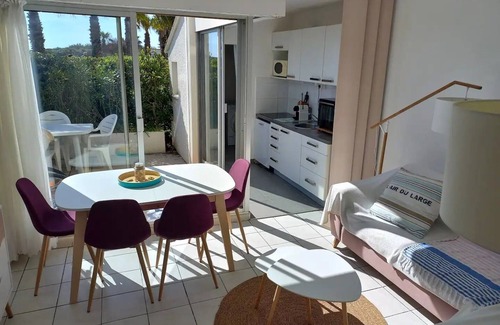 Saint-Cyprien Plage Apartment | SEA FRONT T3 with direct beach & pool access ANCV holiday checks accepted