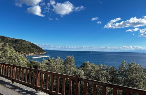 Kali Vrysi House | Sea-front villa - luxury, authenticity