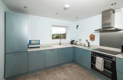 Mawgan Porth House | Sea Gem on the beach at Mawgan Porth