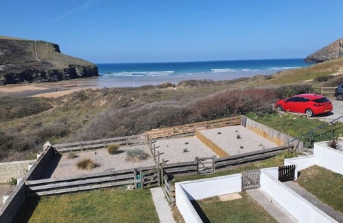 Mawgan Porth House | Sea Gem on the beach at Mawgan Porth