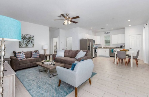 Naples Park House | Sea Gem Retreat. Beach*Wine*Dine*Relax. Repeat!