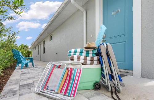 Naples Park House | Sea Gem Retreat. Beach.Wine.Dine.Relax.Repeat