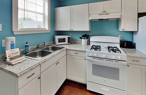 Galveston Cottage | Sea Gem Topaz