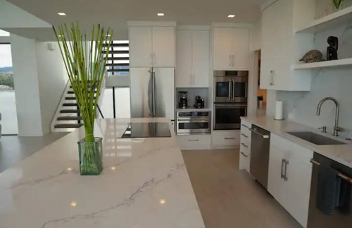 Gleneden Beach House | Sea Glass Oregon Villa - 360 degree Ocean Views