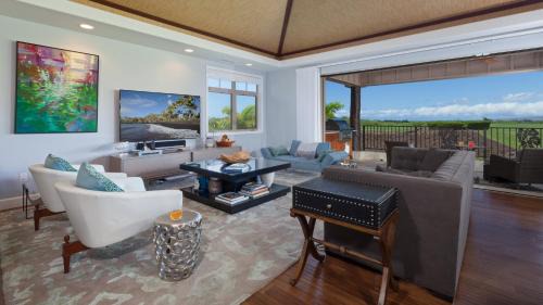Kamuela House | SEA GLASS Stunning 3BR KaMilo Home with Heated Pool and Best View