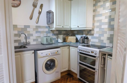 Beer Cottage | SEA HAVEN, character holiday cottage in Beer
