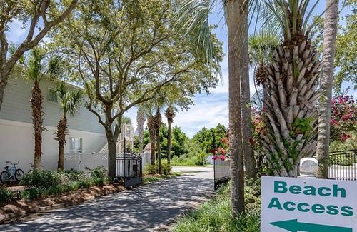 Emerald Waters Village House | Sea La Vie | 2 Pools | 2 Kitchens | Weddings | Gated Beach Compound