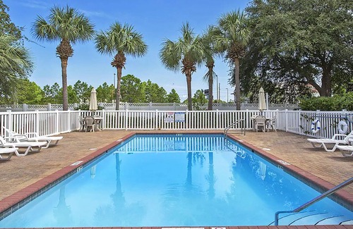 Emerald Waters Village House | Sea La Vie | 2 Pools | 2 Kitchens | Weddings | Gated Beach Compound
