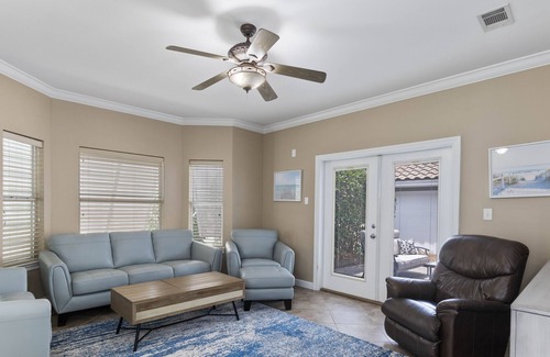 Emerald Waters Village House | Sea La Vie | 2 Pools | 2 Kitchens | Weddings | Gated Beach Compound