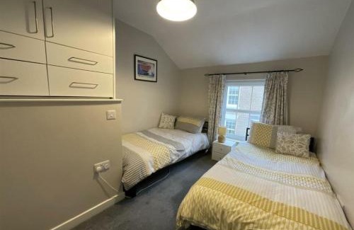 Scarborough House | Sea La Vie - 6 St Marys Walk - 2 Bed Cottage Old Town Scarborough