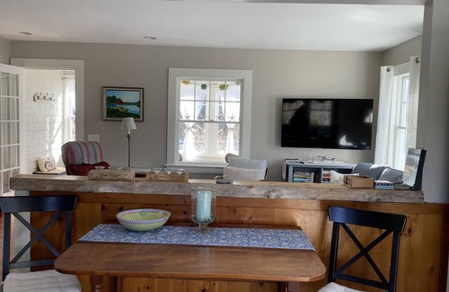 Eastham Cottage | “Sea La Vie”, a Sweet Cottage in the National Seashore!