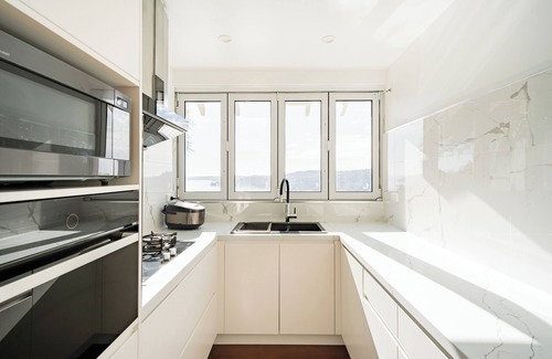 Bayview House | Sea La Vie at Bayview - 'paradise by the sea'