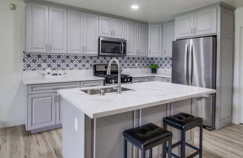 Loma Alta House | Sea-La-Vie Fun Family Pad 4 Miles to Beach!