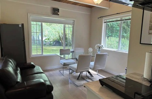Regional District of Nanaimo House | Sea La Vie Rare & Peaceful Hidden Gem Shore House
