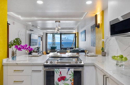 Maalaea Condo | Sea La Vie Secluded Oceanfront condo, Magical Sunrise romantic honeymoon Getaway
