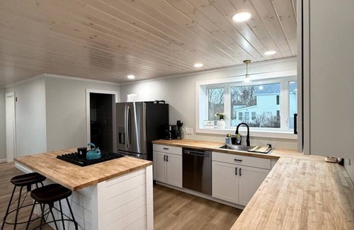 Eastport House | Sea la Vie | Spacious, Stylish Home Steps from Downtown Eastport