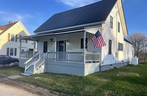Eastport House | Sea la Vie | Spacious, Stylish Home Steps from Downtown Eastport