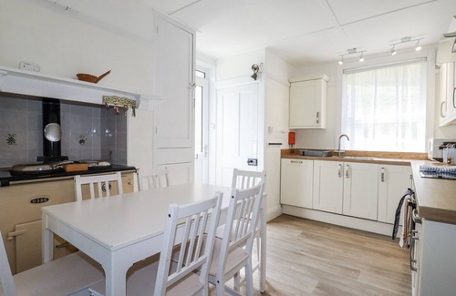 Trebarwith Strand House | SEA LEDGE, pet friendly, country holiday cottage in Tintagel